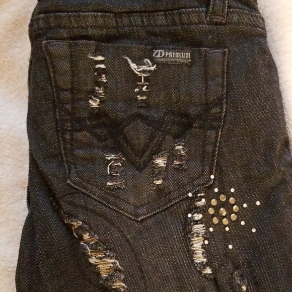 Capris - Picture 3 of 4